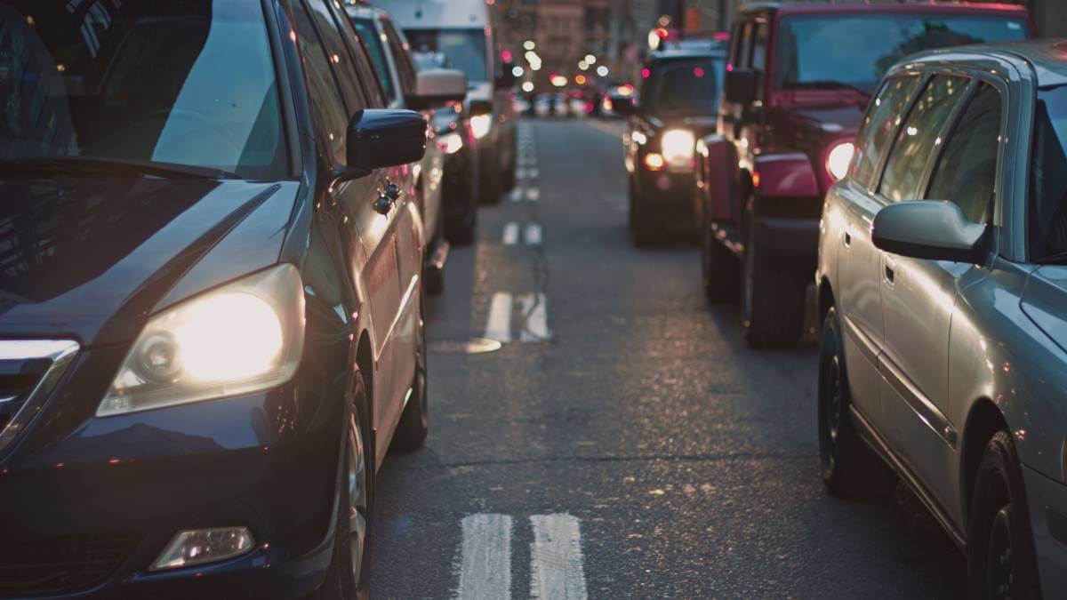 Beat bad driving behavior with effective fleet vehicle tracking